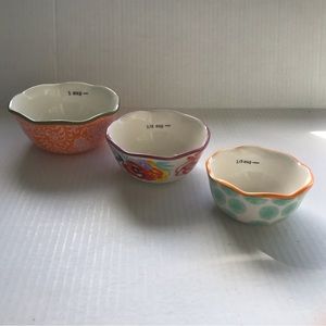 Set Of 3 Pioneer Woman “Flea Market”Scalloped Edge Measuring Cups